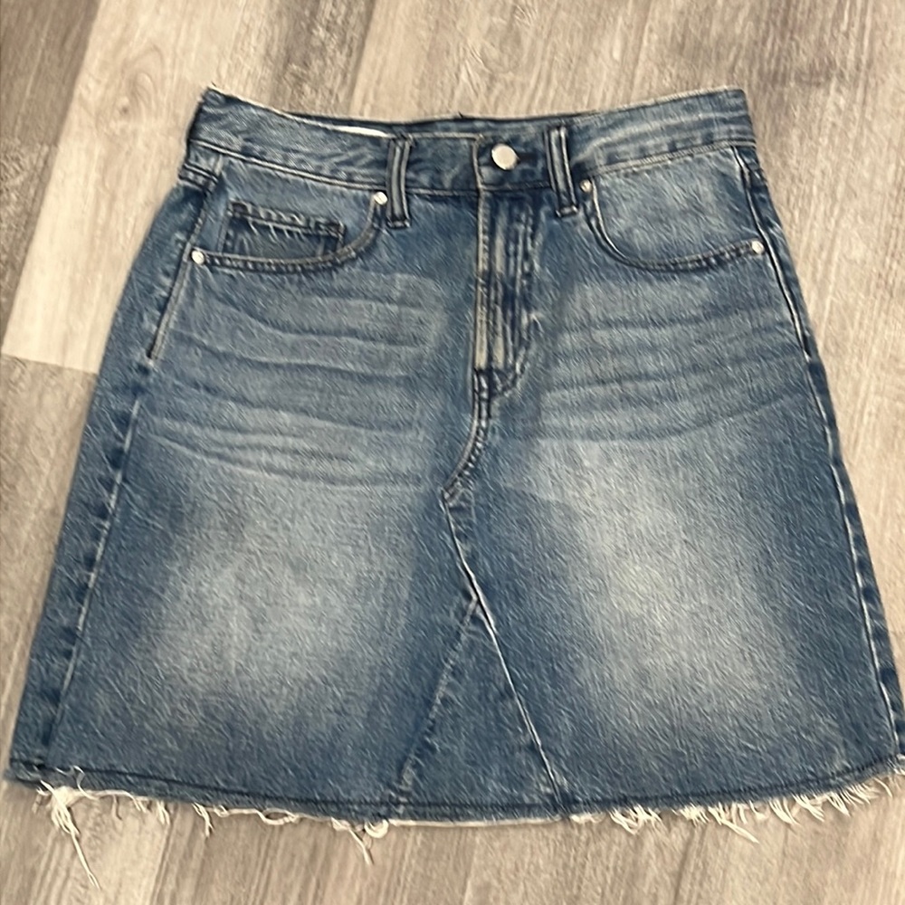 GAP denim mini skirt with raw hem. Size 27